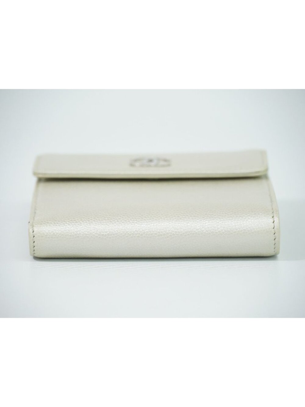 Chanel CC Logo Bifold Wallet Compact Leather Pearl White - Picture 3 of 9